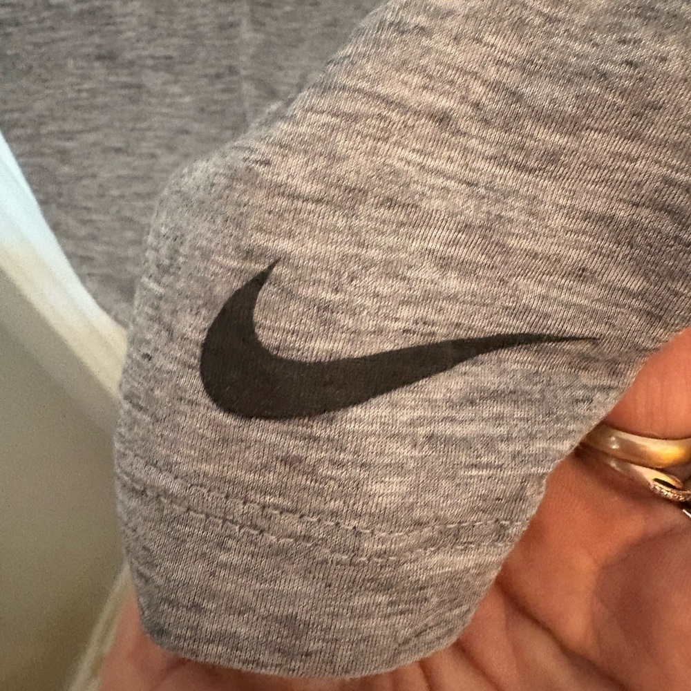 Nike Gray Dri-FIT Tank Top women’s size medium - Picture 3 of 7